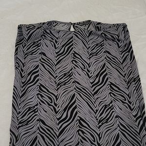 Sleveless shirt